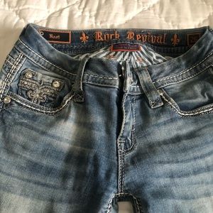 EUC Rock Revival light wash boot cut jeans 26/32